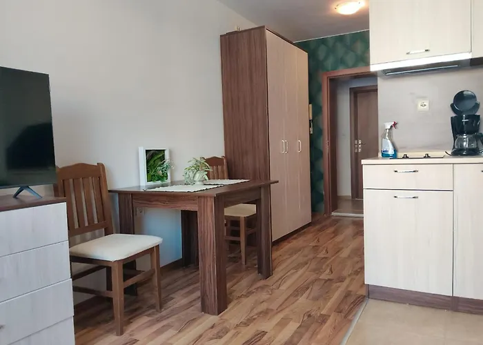 In Sea Breeze Complex Апартамент *